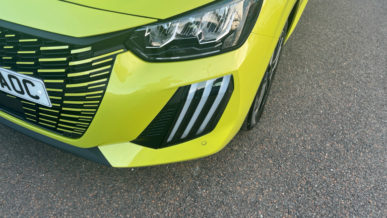 Peugeot 208 1.2 PureTech 100 Allure 5dr Petrol Hatchback